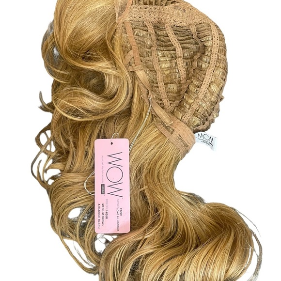 - Daisy Fuentes wow wig by Luxhair color 14/26 regular style long & Luscio… main image 9